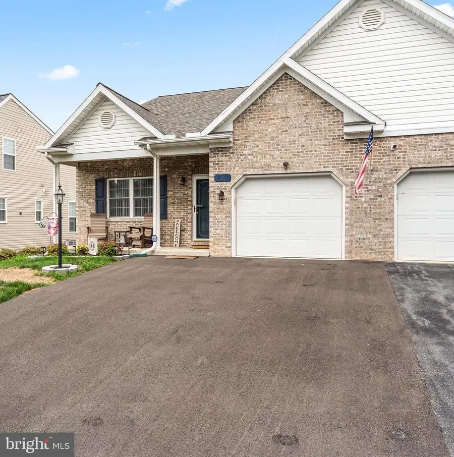 14220 Shelby Cir, Hagerstown, MD 21740 - #2
