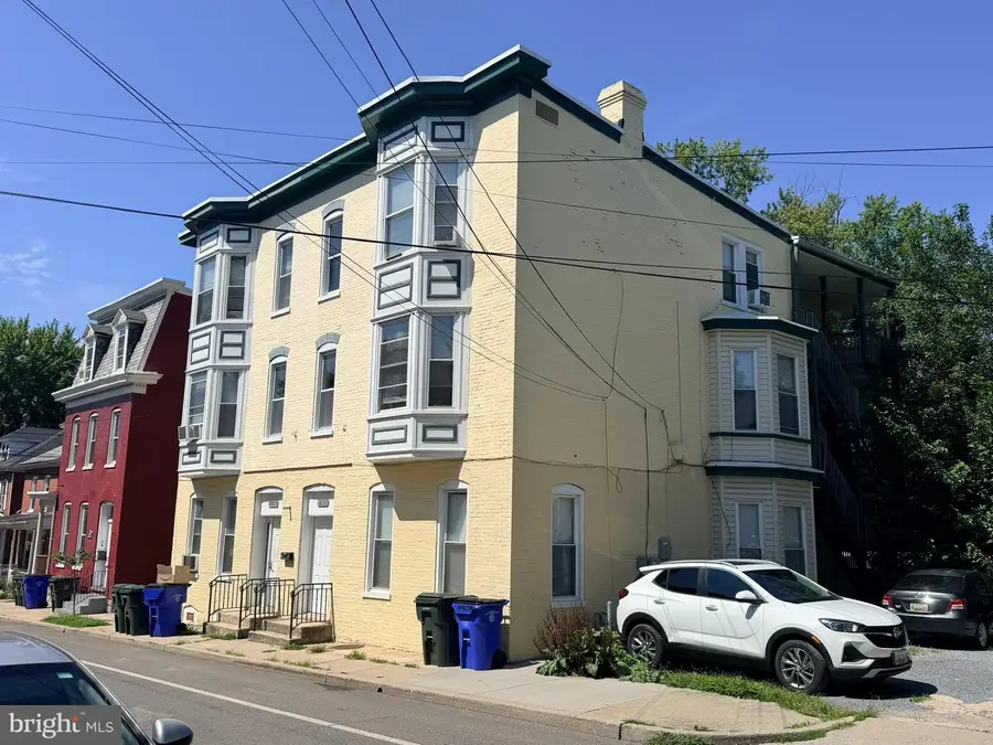 429 N Locust St, Hagerstown, MD 21740 - #3