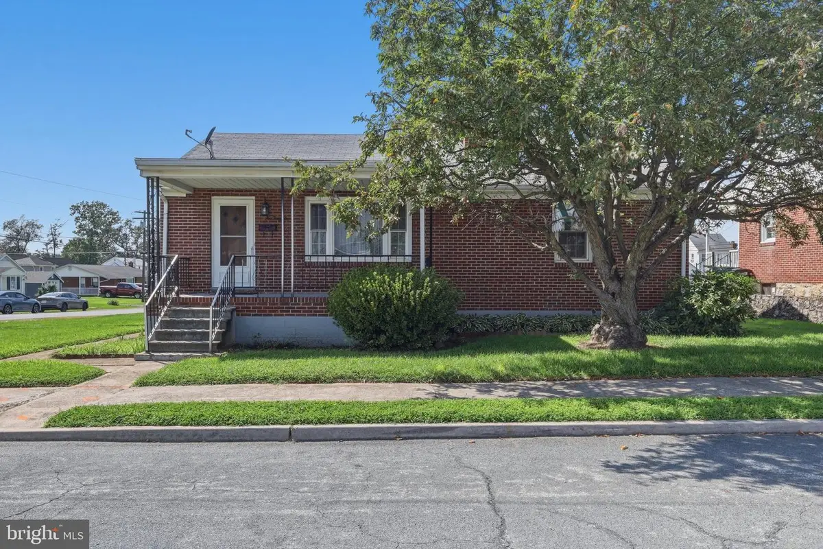 1047 Corbett St, Hagerstown, MD 21740 - #1