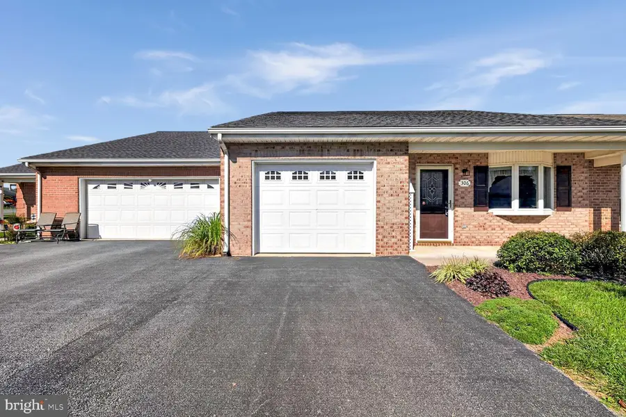 306 Winding Oak Dr, Hagerstown, MD 21740 - #2