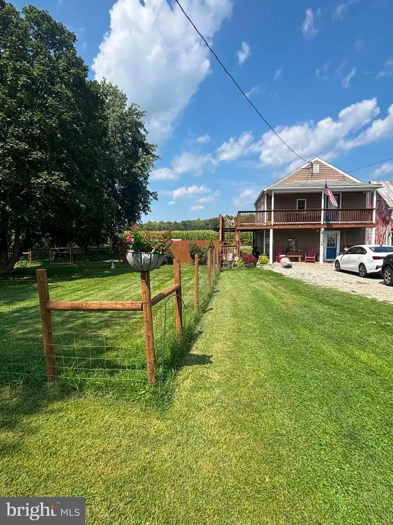21206 Twin Springs Dr, Smithsburg, MD 21783 - #1