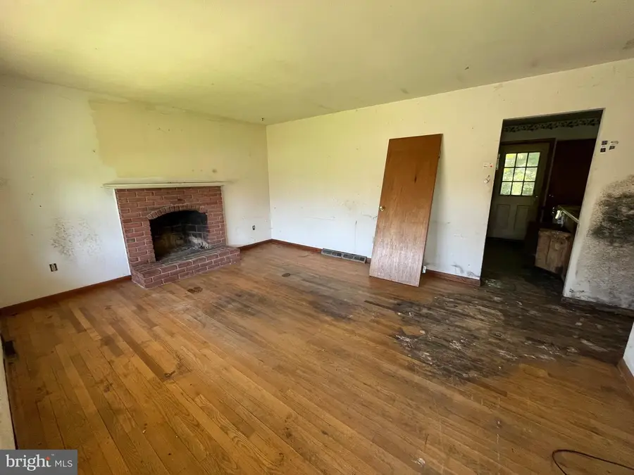 17518 Green Meadow Ln, Hagerstown, MD 21740 - #3