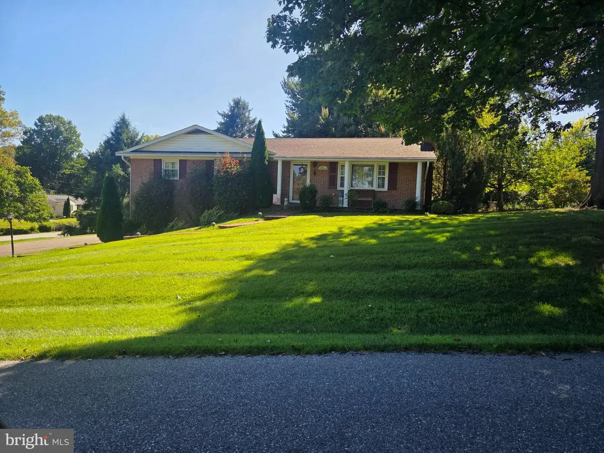 117 Greenwood Dr, Hagerstown, MD 21740 - #1