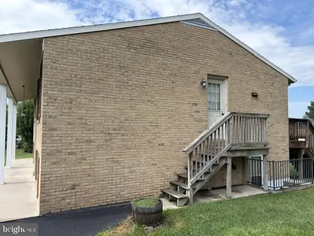 17818 Daisy Dr, Hagerstown, MD 21740 - #2