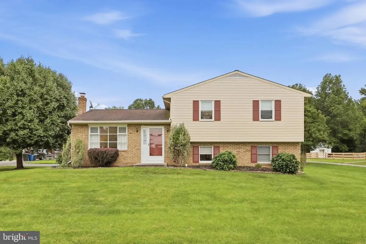 61 Stanley Hauver Dr, Smithsburg, MD 21783 - #1