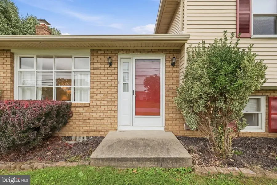 61 Stanley Hauver Dr, Smithsburg, MD 21783 - #3