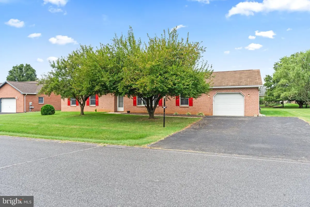 1213 S Pointe Dr, Hagerstown, MD 21740 - #1