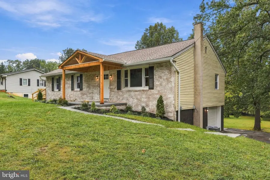 9608 Crystal Falls Dr, Hagerstown, MD 21740 - #2