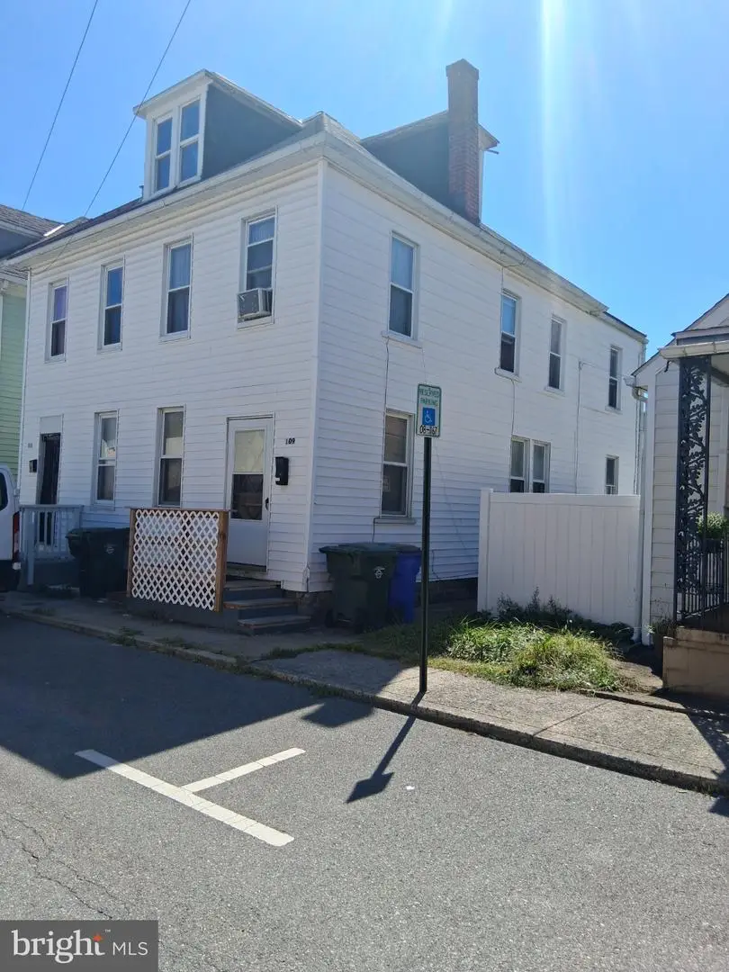 109 Mccomas St, Hagerstown, MD 21740 - #2