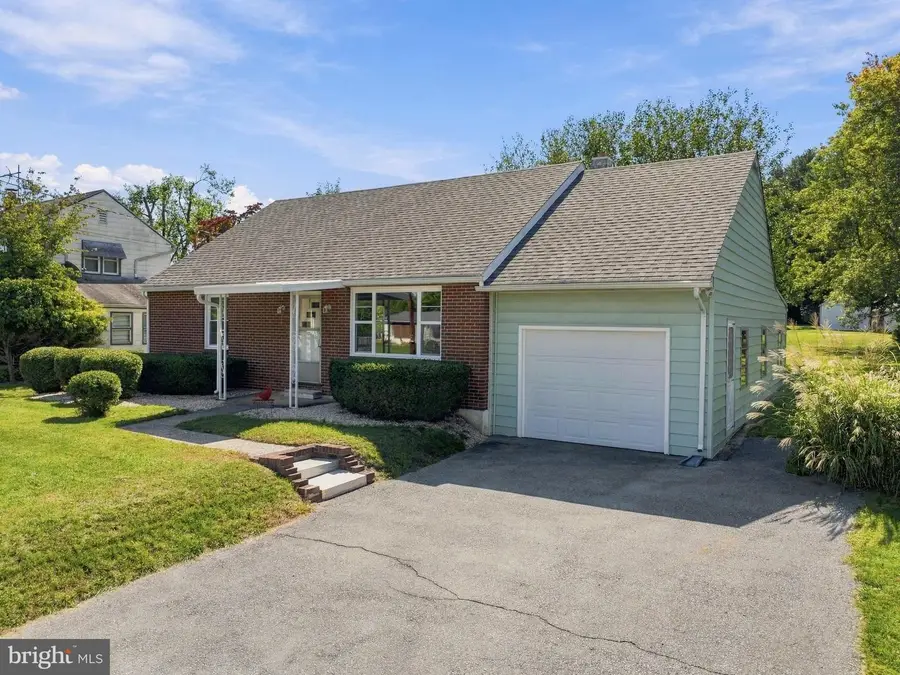 208 E Sunset Ave, Williamsport, MD 21795 - #2