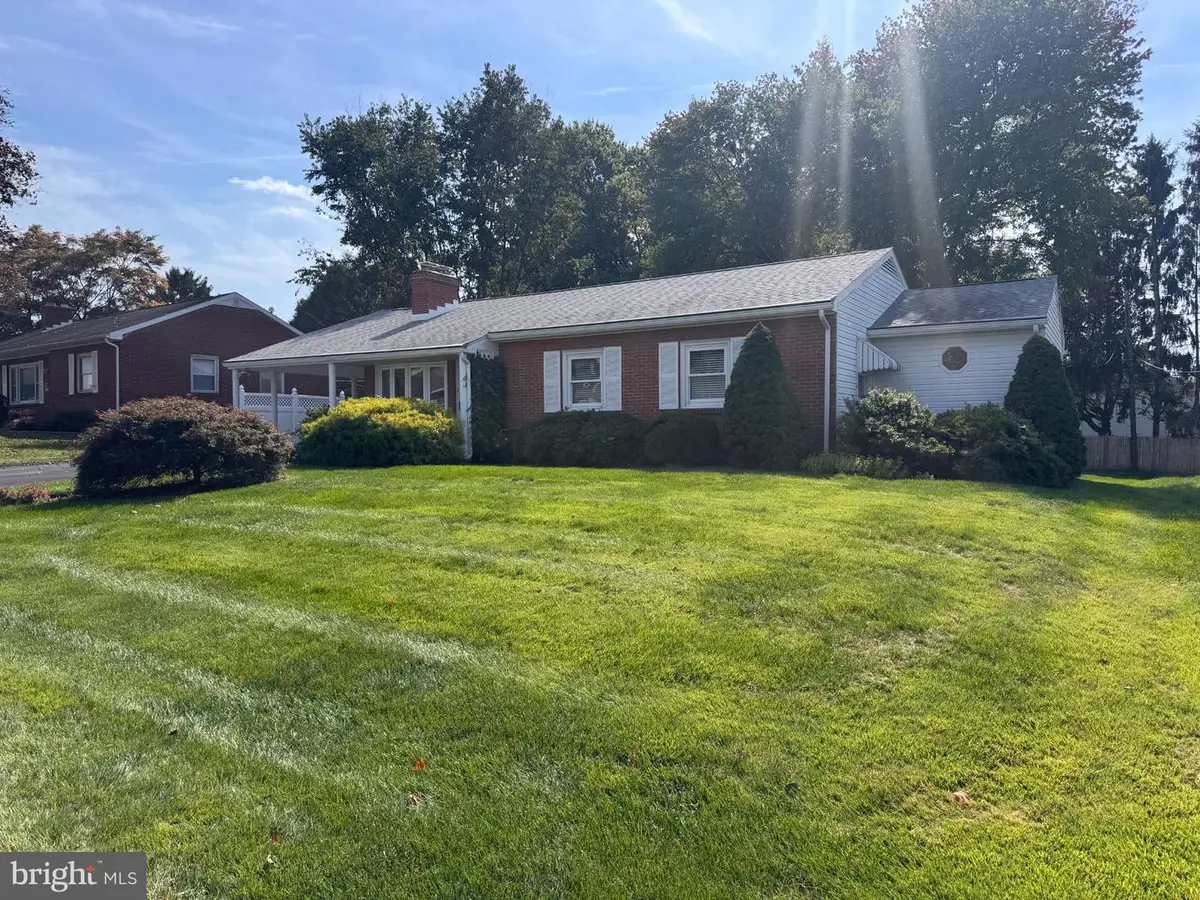 17933 Oak Ridge Dr, Hagerstown, MD 21740 - #1