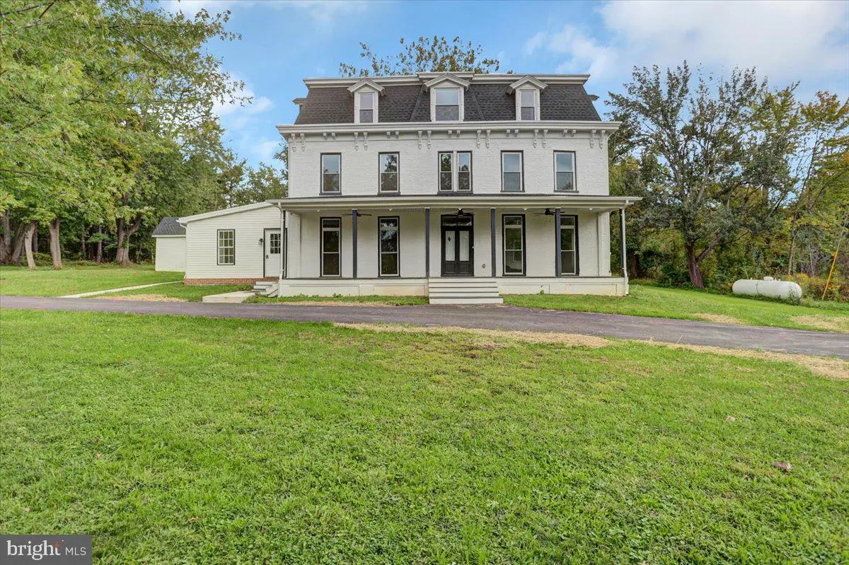 40 E Henrietta St, Smithsburg, MD 21783 - #1