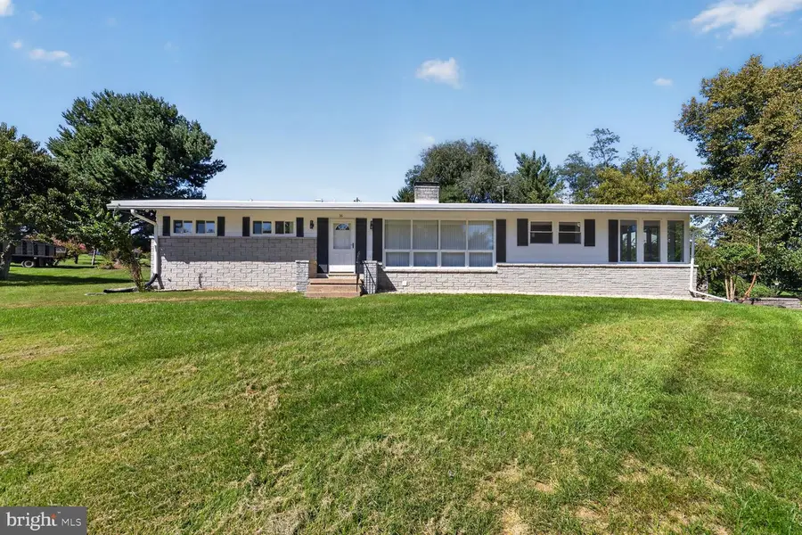 16 Bittersweet Dr, Hagerstown, MD 21740 - #2