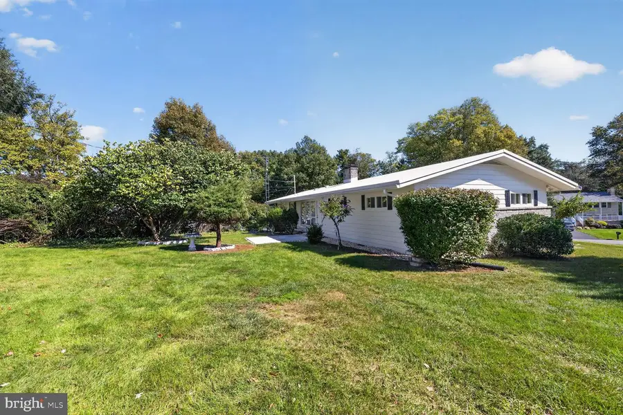 16 Bittersweet Dr, Hagerstown, MD 21740 - #3