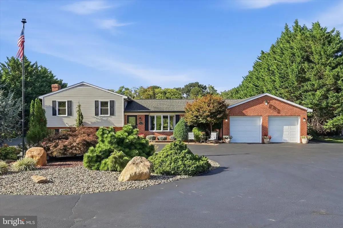 12826 Greensburg Rd, Smithsburg, MD 21783 - #1