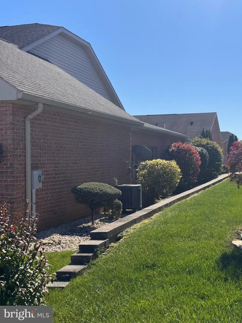 19419 Moonstone Dr, Hagerstown, MD 21742 - #2
