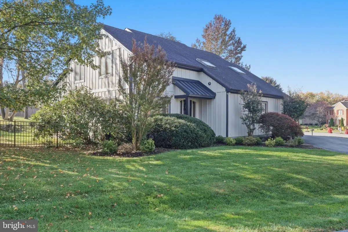 11125 Parkwood Dr, Hagerstown, MD 21742 - #1