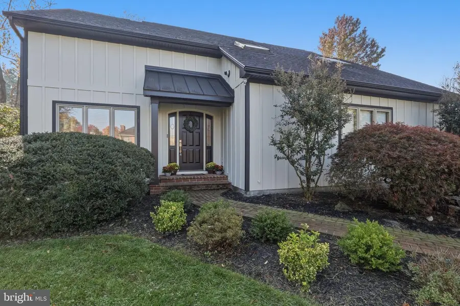 11125 Parkwood Dr, Hagerstown, MD 21742 - #2