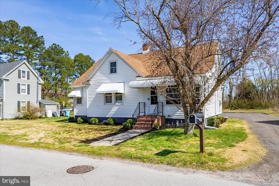 411 E Walnut St, Hebron, MD 21830 - #3