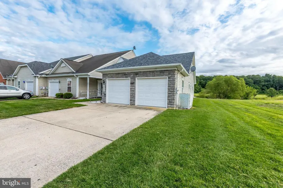 9126 Clubhouse Dr, Delmar, MD 21875 - #3