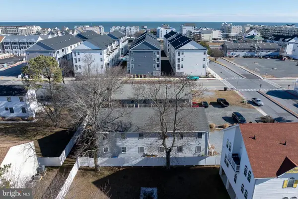 204 143rd St #103, OCEAN CITY, MD 21842