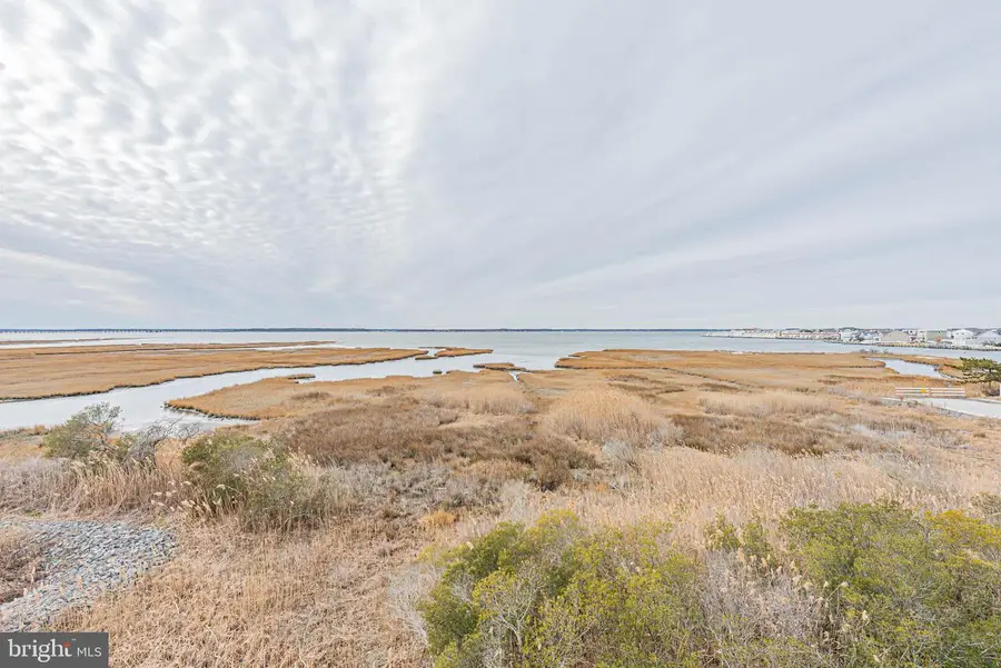 106 83rd St #303, Ocean City, MD 21842 - Image #3