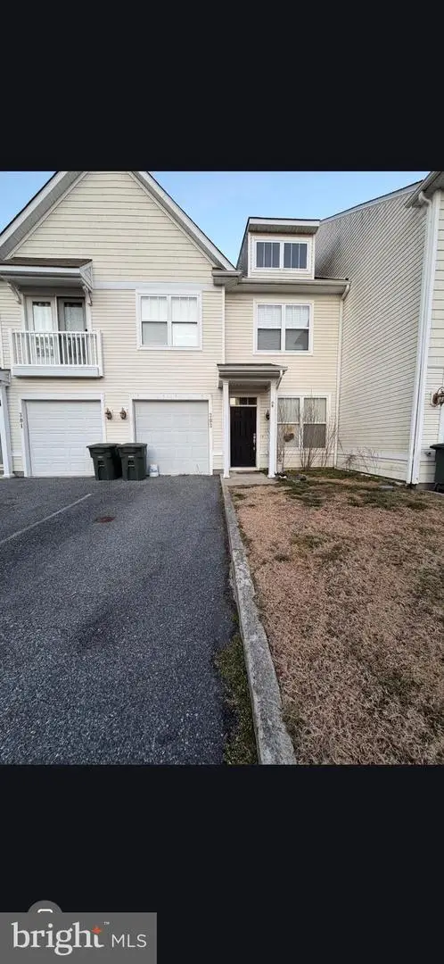 303 Schooner Ln #102, BERLIN, MD 21811