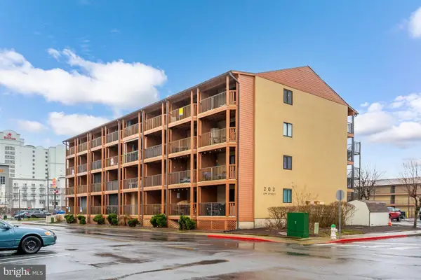 203 33rd St #101, OCEAN CITY, MD 21842
