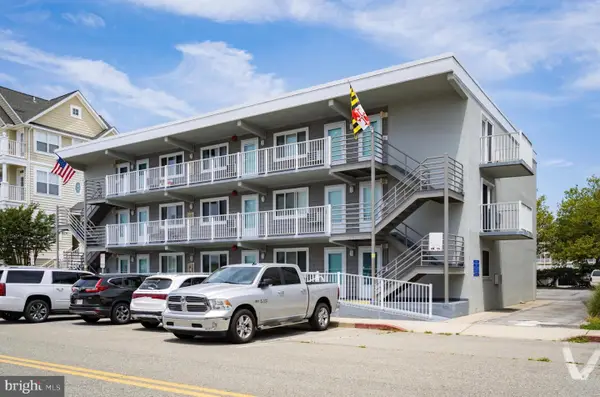 14 144th St #301, OCEAN CITY, MD 21842