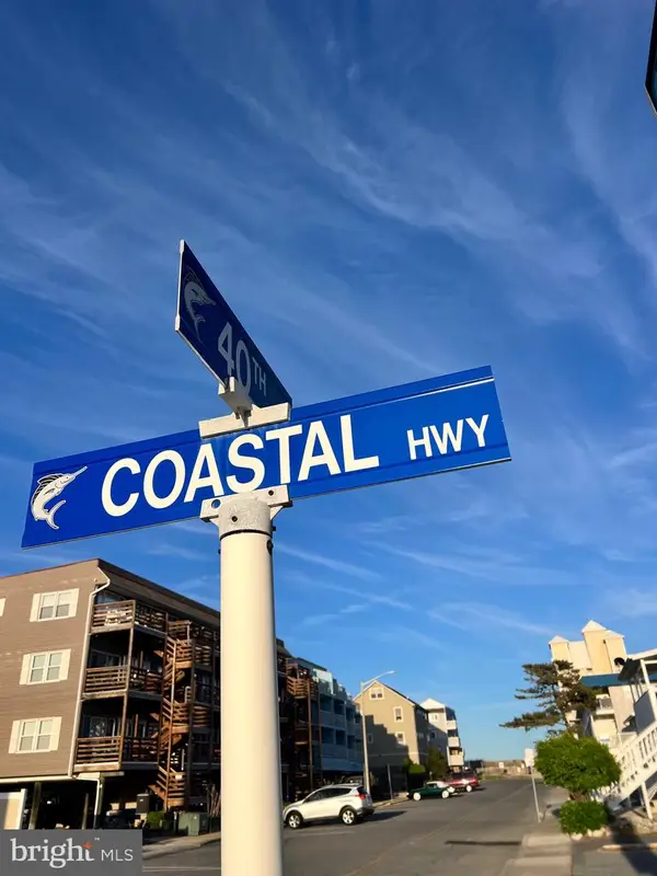 11 40th St #1, OCEAN CITY, MD 21842