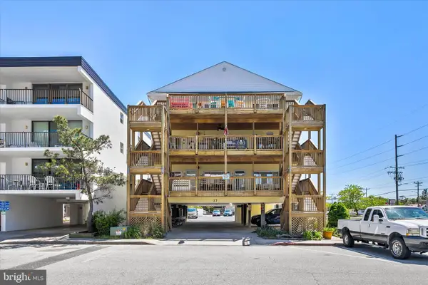 17 143rd St #202, OCEAN CITY, MD 21842