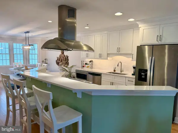 208 7th St #2, OCEAN CITY, MD 21842