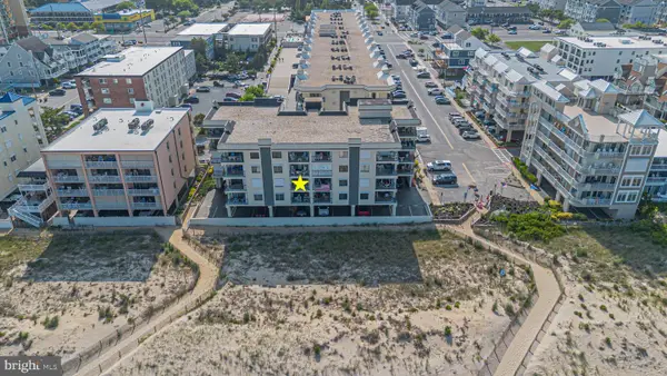 1 142nd St #203, OCEAN CITY, MD 21842