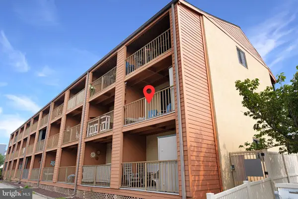 202 32nd St #210, OCEAN CITY, MD 21842