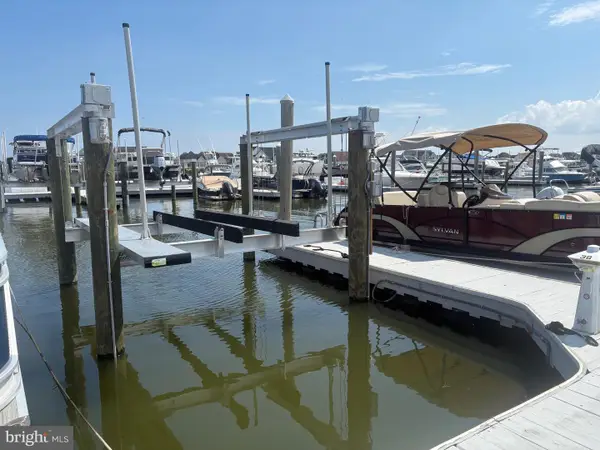 38-b Pines Point B #bsb38, OCEAN PINES, MD 21811