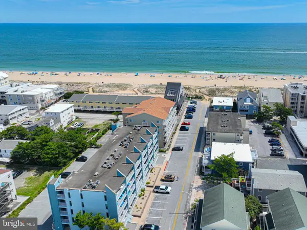12 42nd St #303, OCEAN CITY, MD 21842