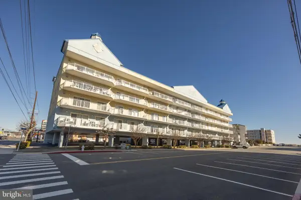 16 138th St #403, OCEAN CITY, MD 21842