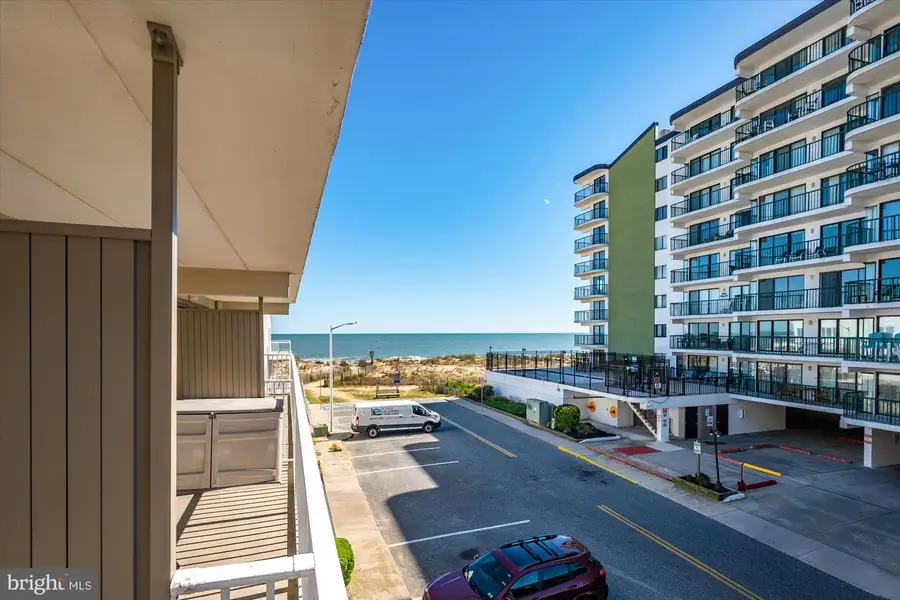 8 35th St #203, Ocean City, MD 21842 - #3