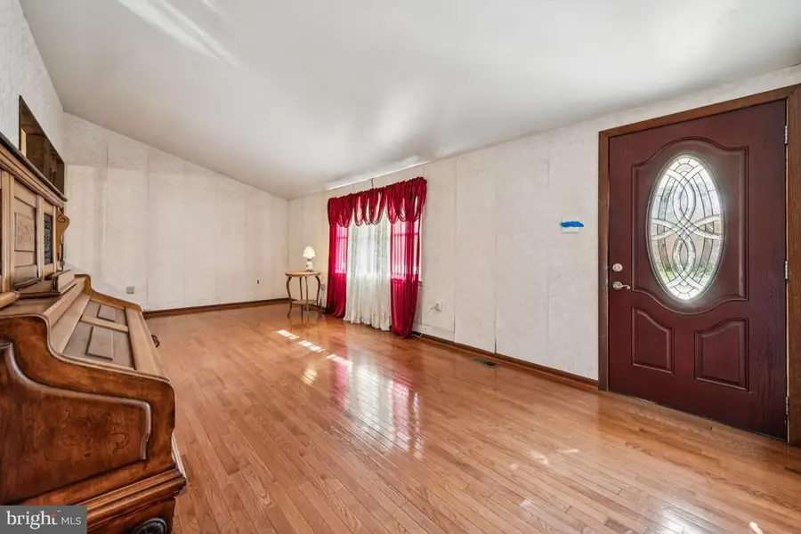 40 E Park Ave, Williamstown, NJ 08094 - Image #2