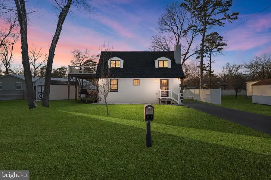 207 Woodlawn Ave, Williamstown, NJ 08094 - Image #2