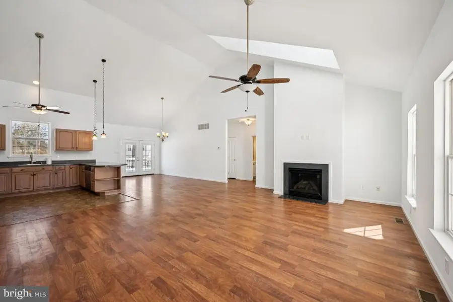 211 S Washington St, Hammonton, NJ 08037 - #3