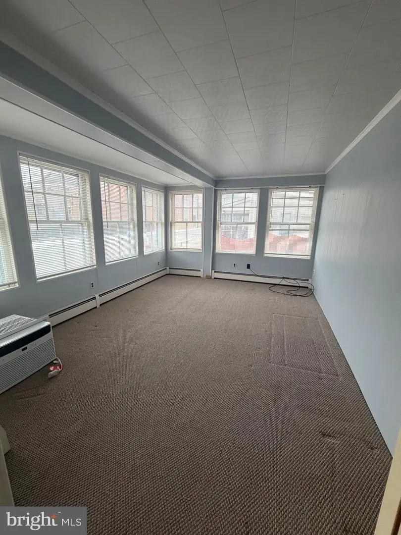 327 E Pleasant St, Hammonton, NJ 08037 - #3