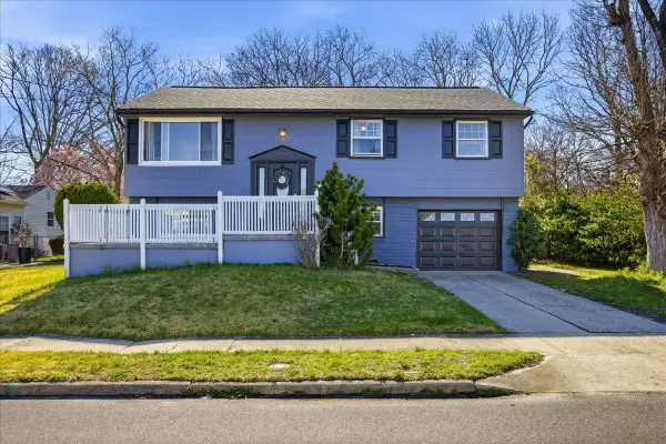 7 Cooper Dr, SOMERS POINT, NJ 08244