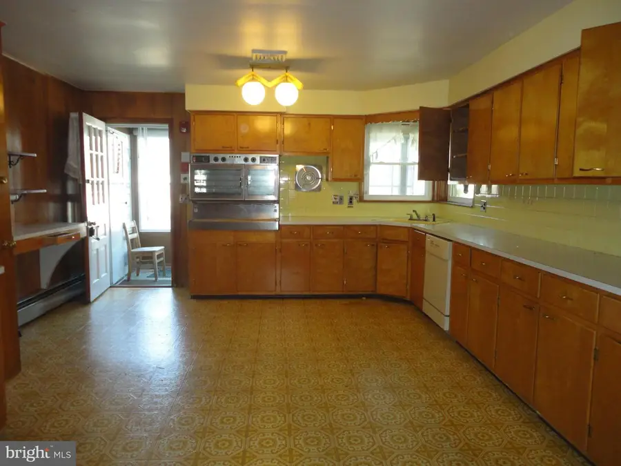 200 Walmer St, Hammonton, NJ 08037 - #2