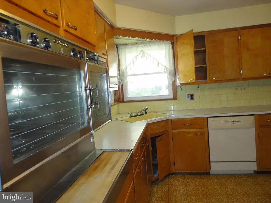 200 Walmer St, Hammonton, NJ 08037 - #3