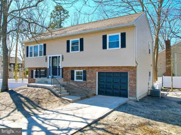 15 Wayne Dr, SOMERS POINT, NJ 08244