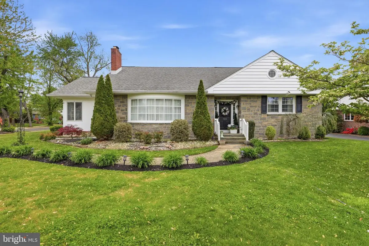 720 Bellevue Ave, Hammonton, NJ 08037 - #1