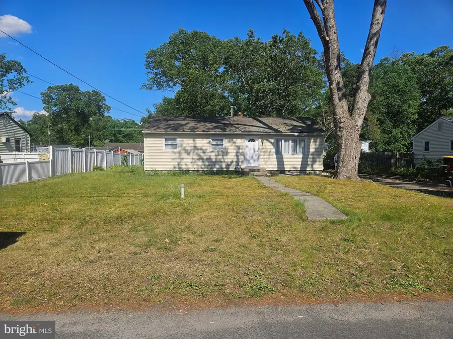 308 Sherwood Dr, Williamstown, NJ 08094 - #3