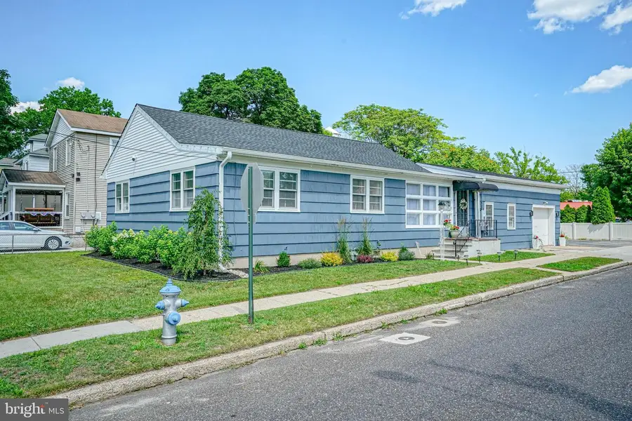 21 N Grand St, Hammonton, NJ 08037 - #2