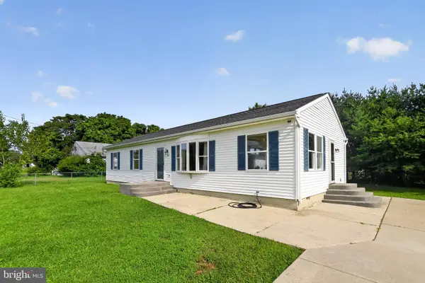 112 E Atlantic Ave, MINOTOLA, NJ 08341